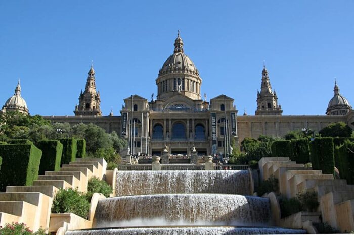 BARCELONA, mägiklooster MONTSERRAT ja TORRESE Veinitalu. - Image 9