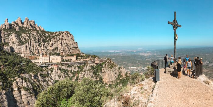 BARCELONA, mägiklooster MONTSERRAT ja TORRESE Veinitalu. - Image 11